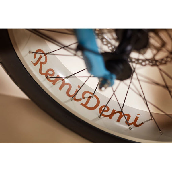 "BIGGIE" COLOR "FUTURE SAND" ENGINE & BOSCH BATTERY