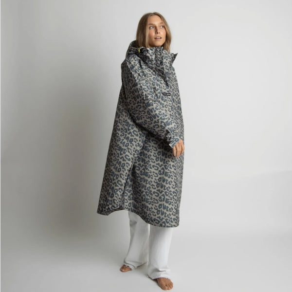 PONCHO - LEO SPLASHES DARK GREY / MUSHROOM