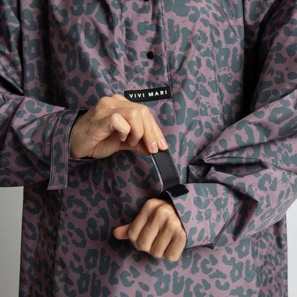 PONCHO - LEO SPLASHES DARK GREY / ASH PLUM