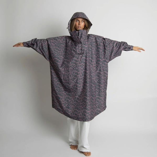 PONCHO - LEO SPLASHES DARK GREY / ASH PLUM