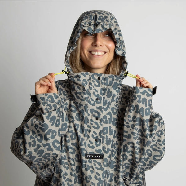 PONCHO - LEO SPLASHES DARK GREY / MUSHROOM