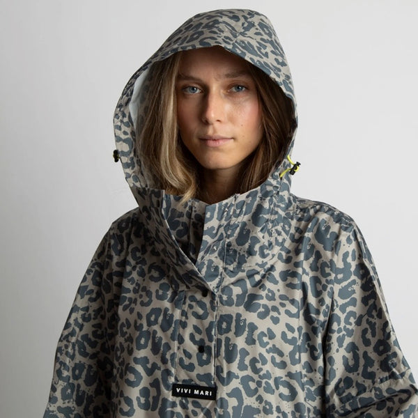 PONCHO - LEO SPLASHES DARK GREY / MUSHROOM