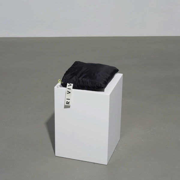 PONCHO - SOLID BLACK