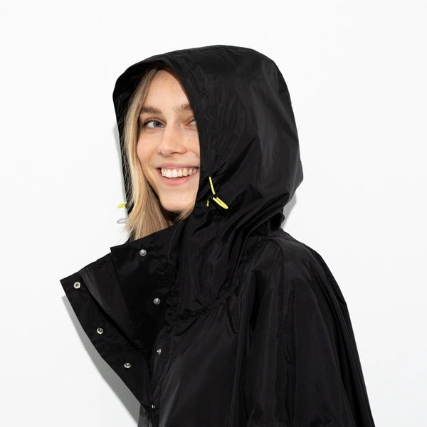 PONCHO - SOLID BLACK