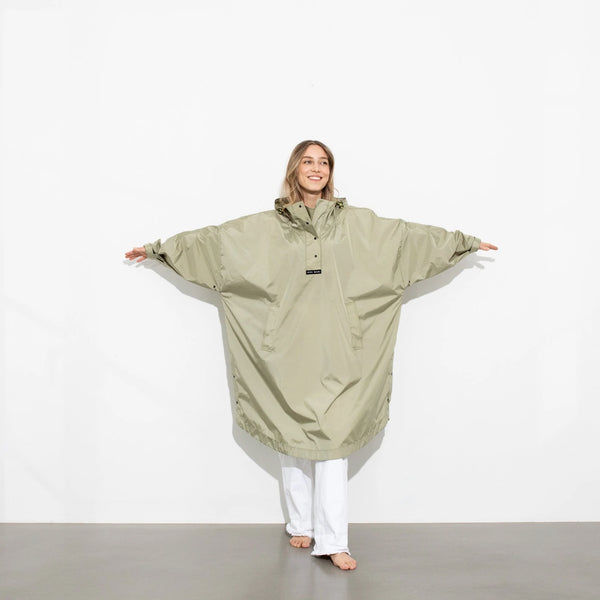 PONCHO - SOLID PALE OLIVE