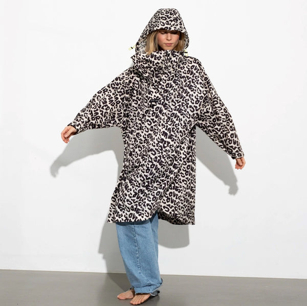 PONCHO - LEO SPLASHES BLACK / SAND